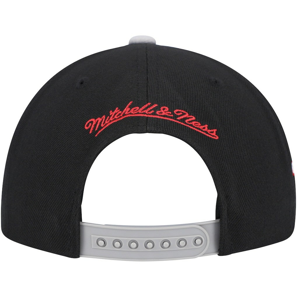Chicago Bulls Core Snapback Hat Black/Gray - Mitchell & Ness