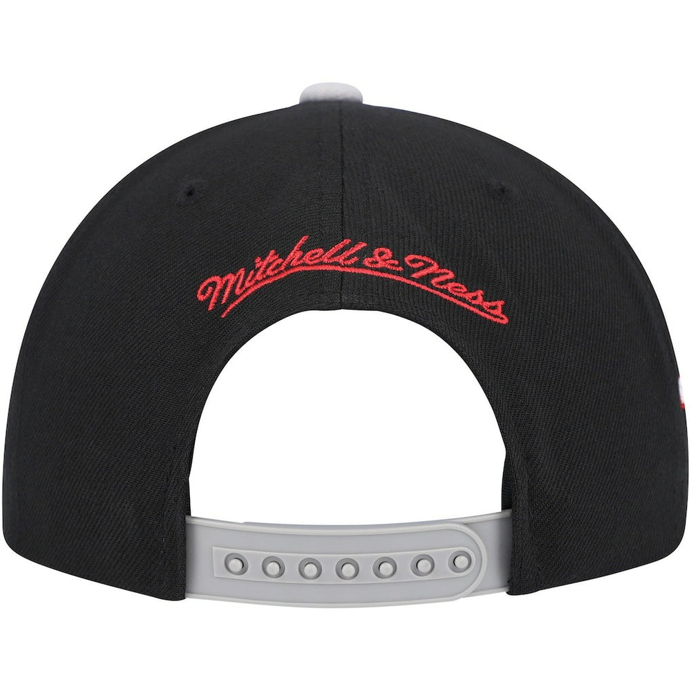 Chicago Bulls Core Snapback Hat Black/Gray - Mitchell & Ness