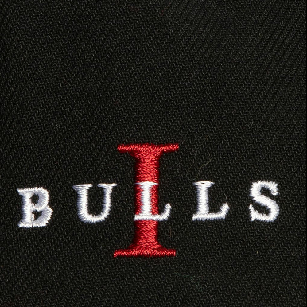 Chicago Bulls Core Snapback Hat White/Red - Mitchell & Ness