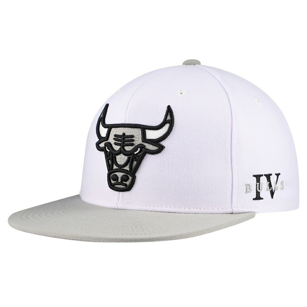 Chicago Bulls Core Snapback Hat White - Mitchell & Ness