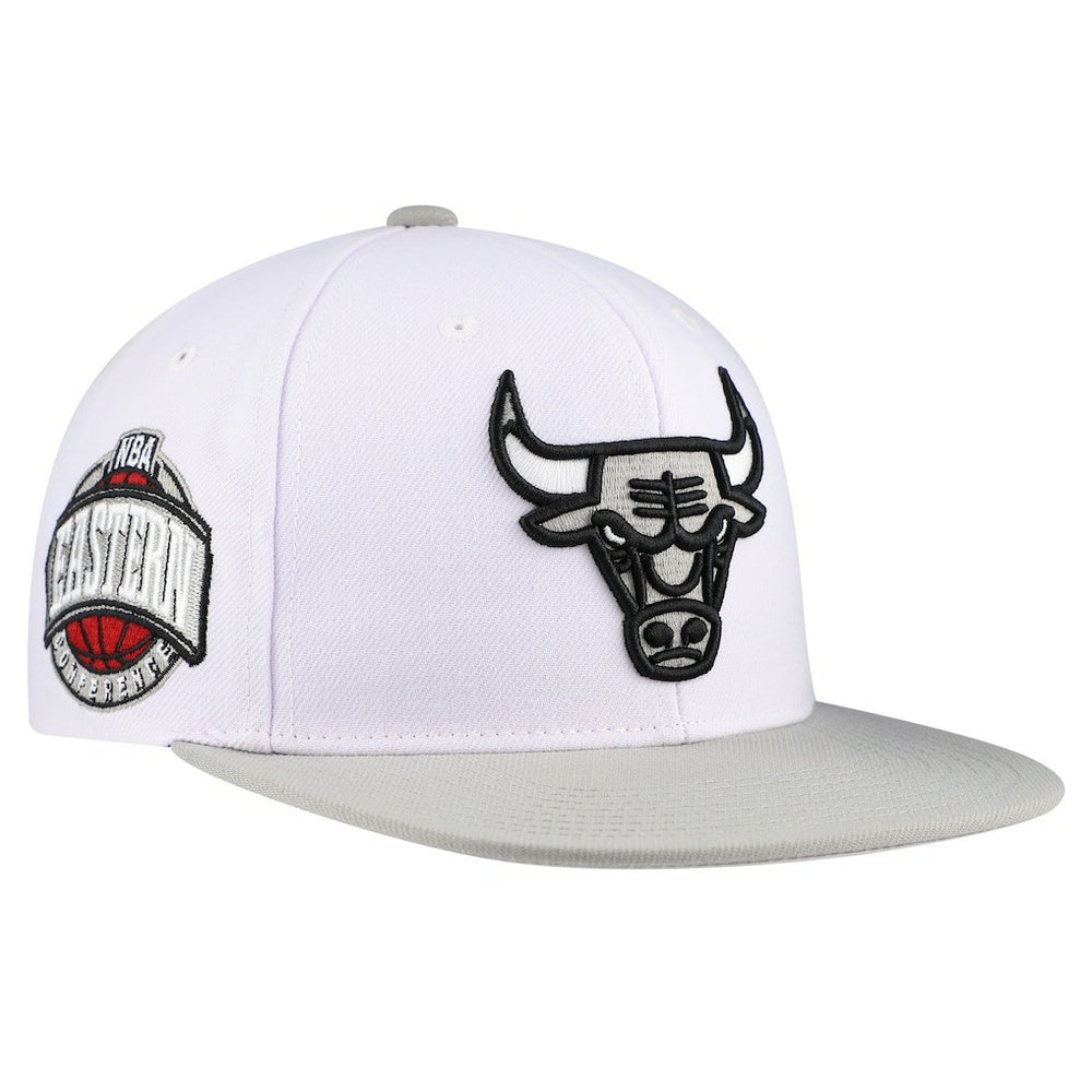 Chicago Bulls Core Snapback Hat White - Mitchell & Ness