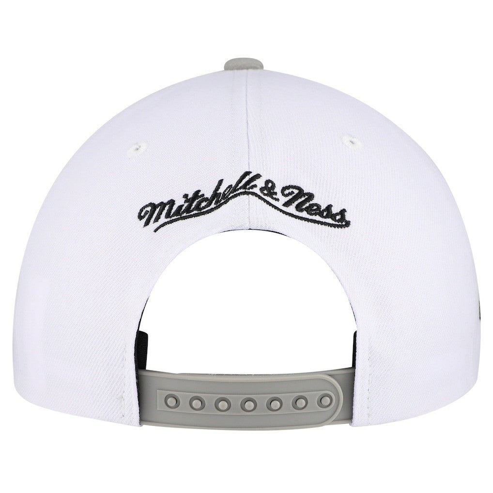 Chicago Bulls Core Snapback Hat White - Mitchell & Ness
