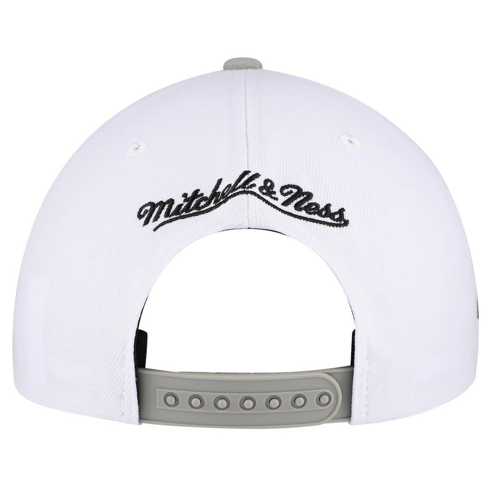 Chicago Bulls Core Snapback Hat White - Mitchell & Ness
