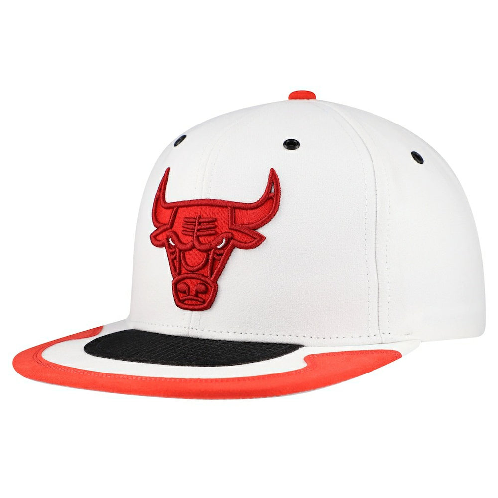 Chicago Bulls Day 4 Snapback Hat White - Mitchell & Ness