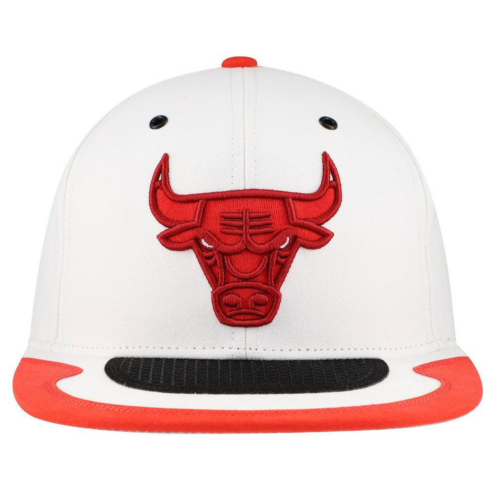 Chicago Bulls Day 4 Snapback Hat White - Mitchell & Ness