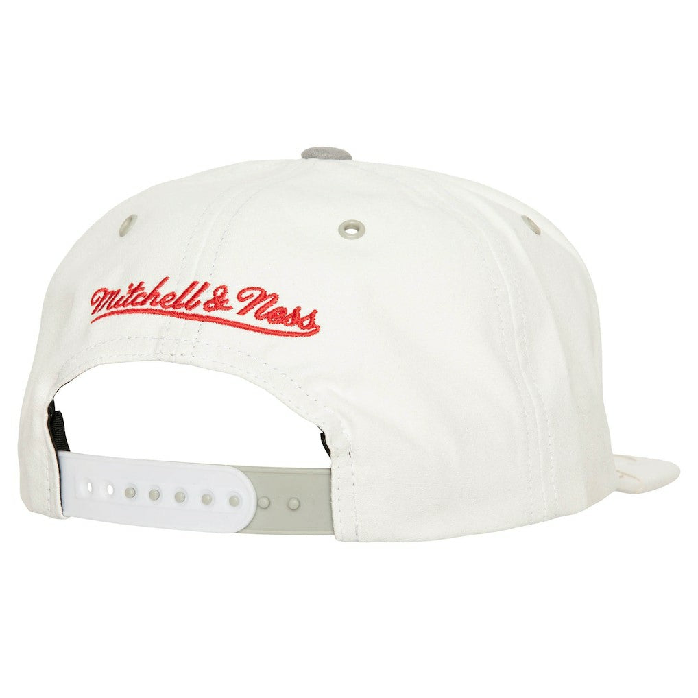 Chicago Bulls Day 4 Snapback Hat White - Mitchell & Ness