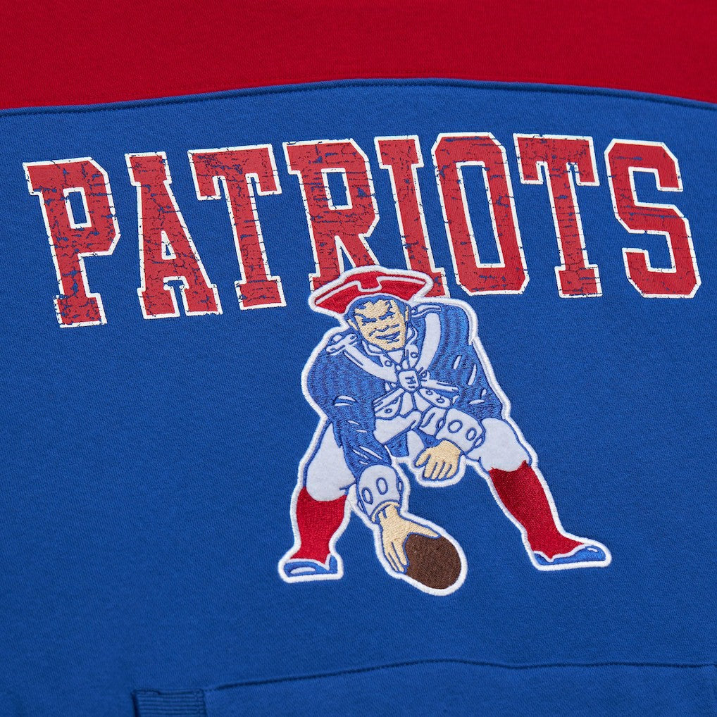 New England Patriots Off Field Vintage Logo Short Sleeve Pullover Hoodie - Royal Hoodies