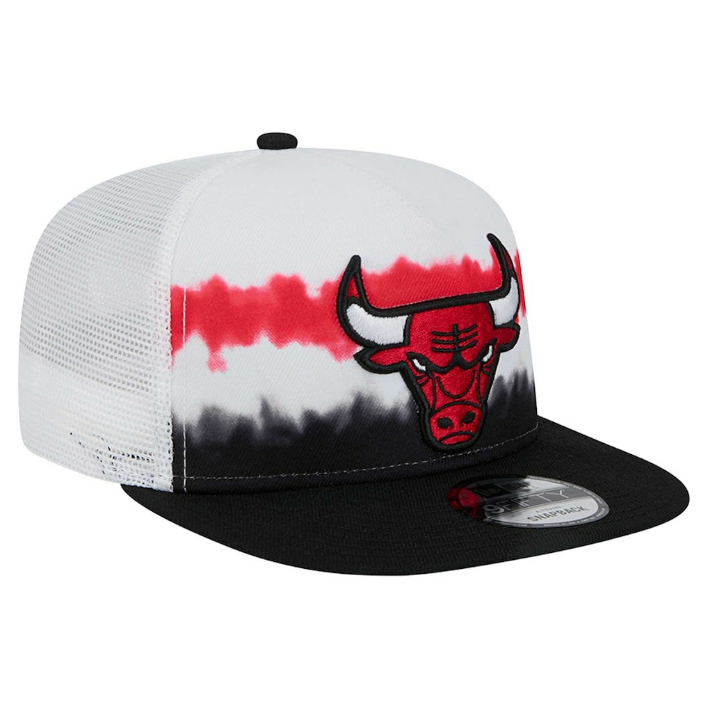 Chicago Bulls Dip-Dye 9FIFTY A-Frame Trucker Snapback Hat White/Black - New Era