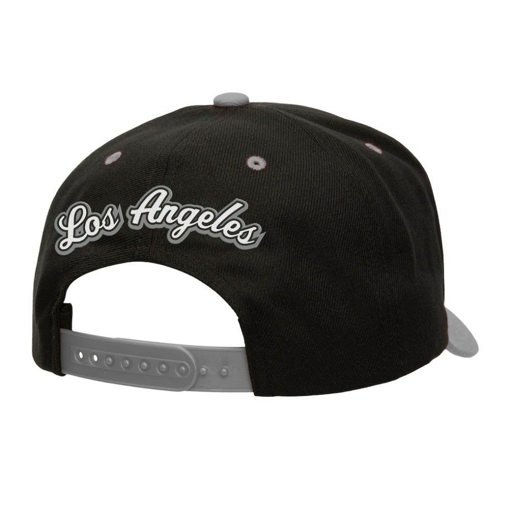 Los Angeles Kings Mitchell & Ness Backside Script Two-Tone Pro Crown Adjustable Hat - Black/Silver | US 201546285