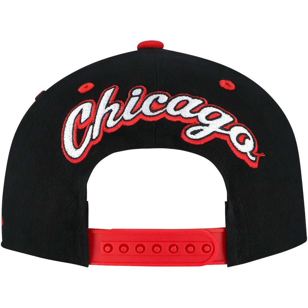 Chicago Bulls Backside Script 2-Tone Pro Crown Adjustable Hat Black/Red - Mitchell & Ness