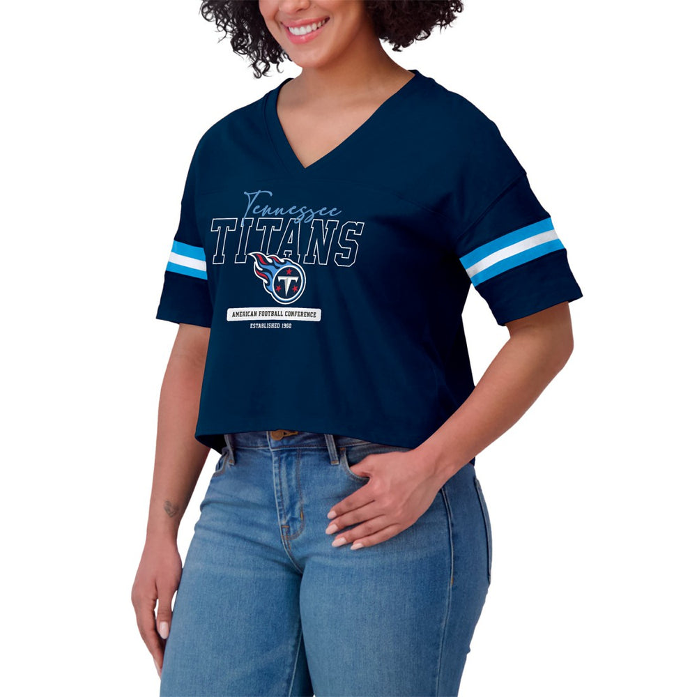 Tennessee Titans WEAR by Erin Andrews Women's Color Block Boxy Modest Crop V-Neck T-Shirt - Navy T-shirts