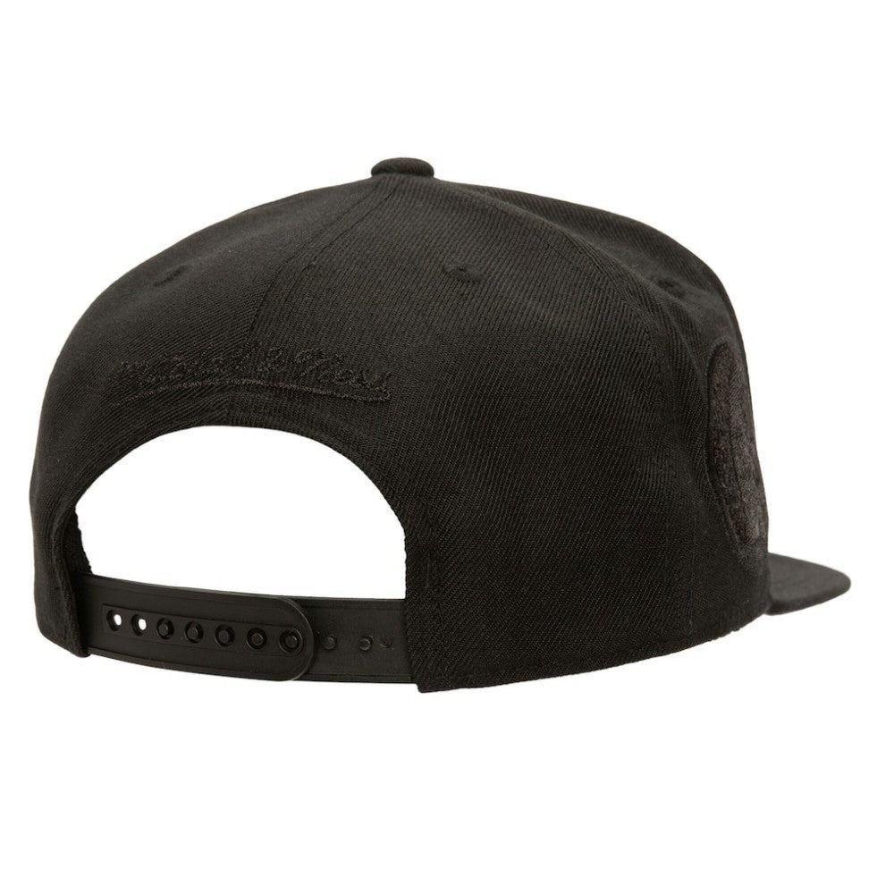 Boston Bruins Mitchell & Ness Soul Strike Pearl Tonal Snapback Hat - Black | US 201692989