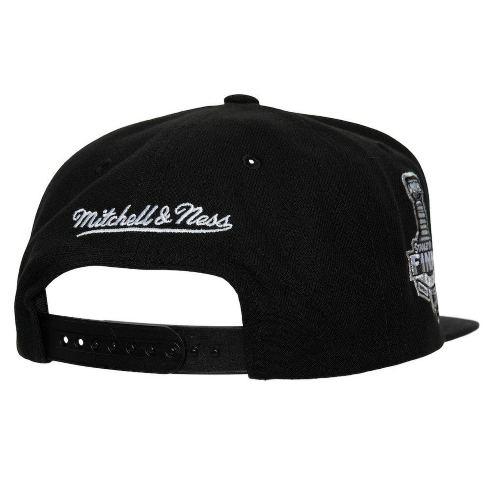 Tampa Bay Lightning Mitchell & Ness Core Top Spot Snapback Hat - Black | US 201700823