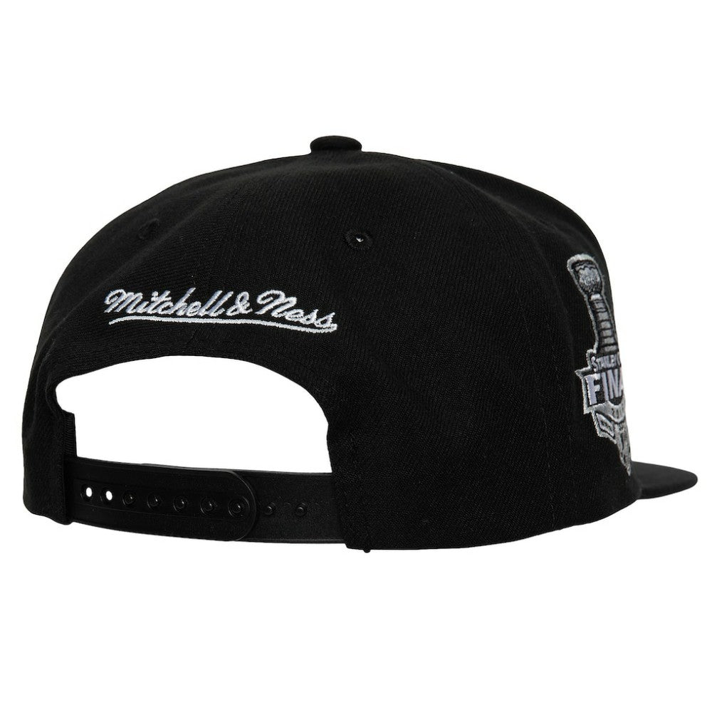 Chicago Blackhawks Mitchell & Ness Core Top Spot Snapback Hat - Black | US 201700824