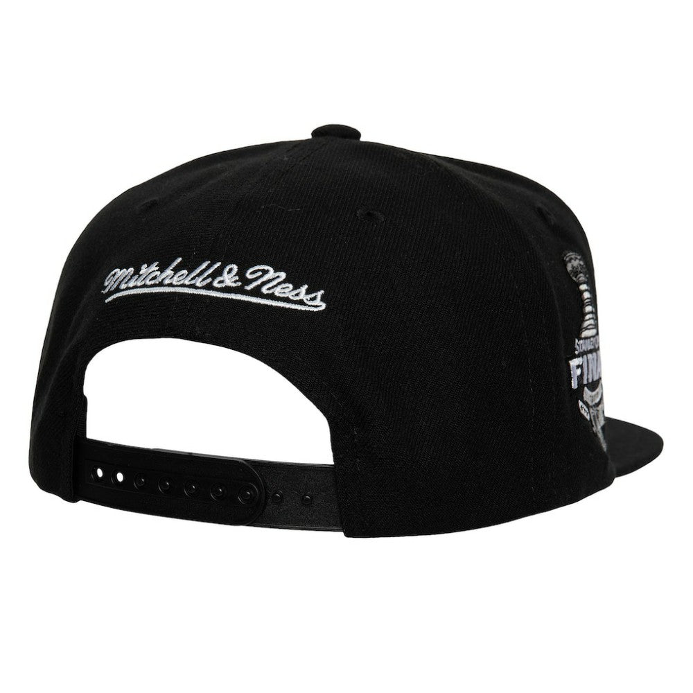 Boston Bruins Mitchell & Ness Core Top Spot Snapback Hat - Black | US 201700826
