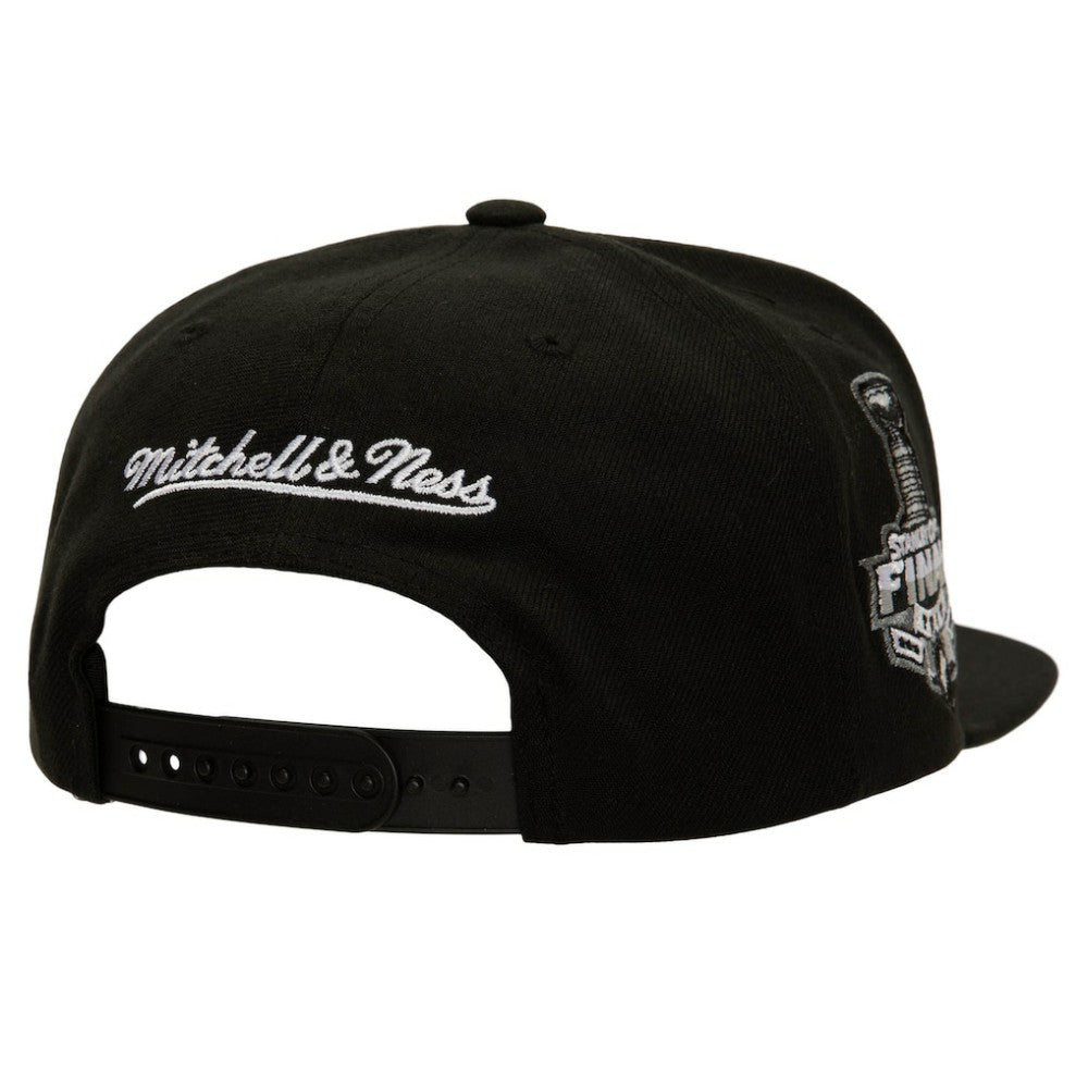 Los Angeles Kings Mitchell & Ness Core Top Spot Snapback Hat - Black | US 201700830