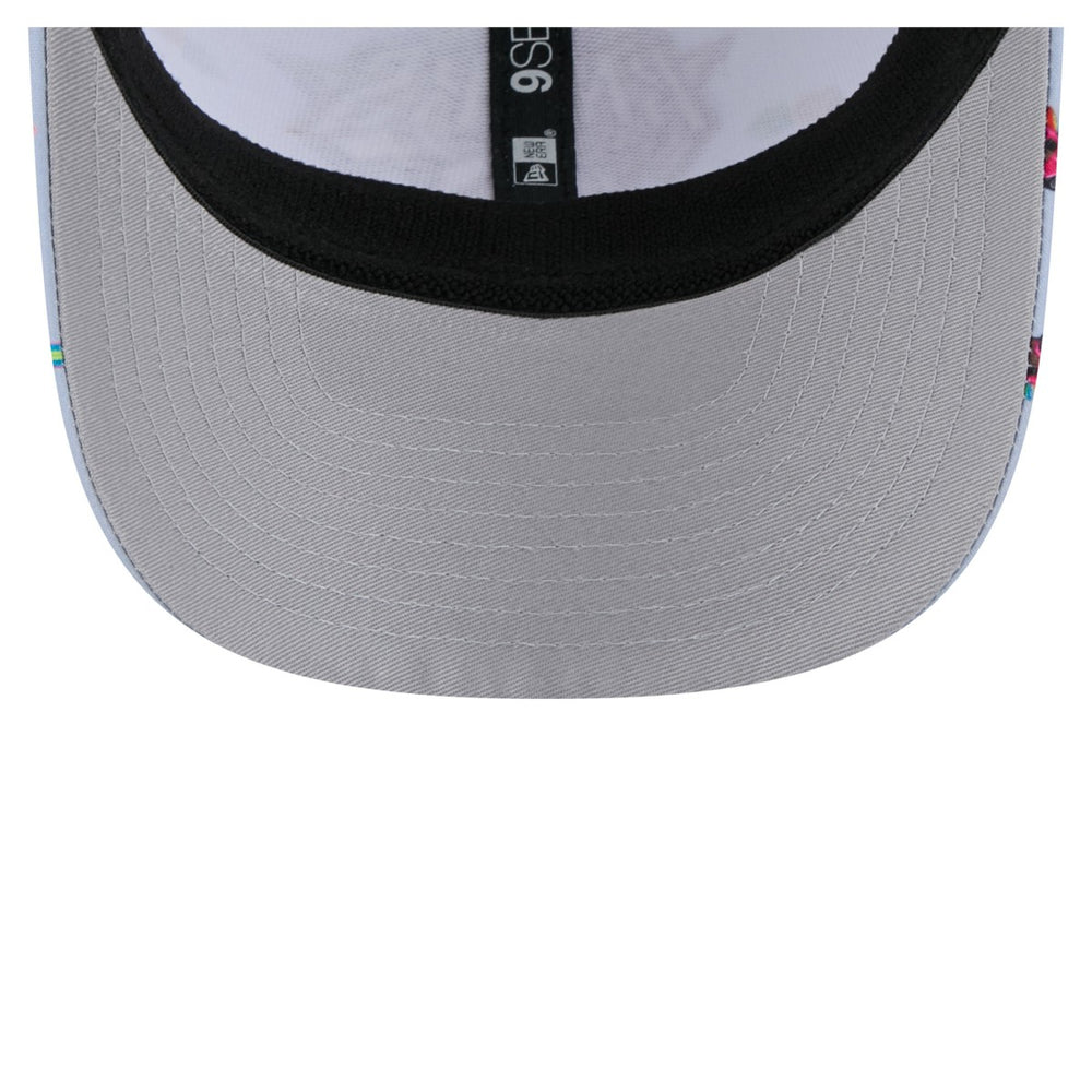New York Knicks Adventure Aloha Pattern 9SEVENTY Stretch-Snap Hat Light Blue/Gray - New Era