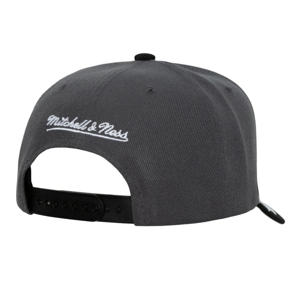 Vegas Golden Knights Mitchell & Ness Underarch Two-Tone Pro Crown Snapback Hat - Gray/Black | US 201994446