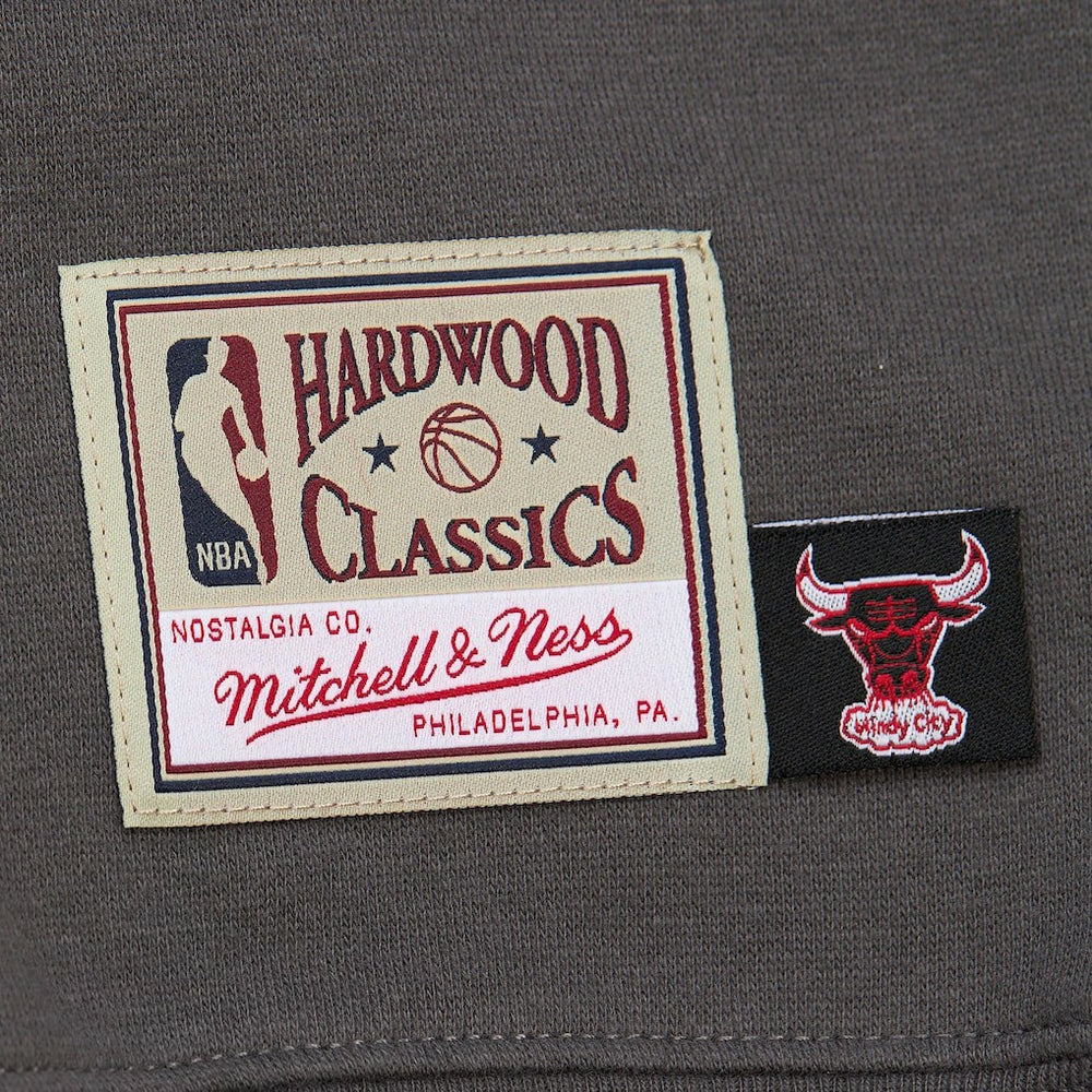 Chicago Bulls Women's Hardwood Classics Lightweight Pullover Sweatshirt Charcoal - Mitchell & Ness