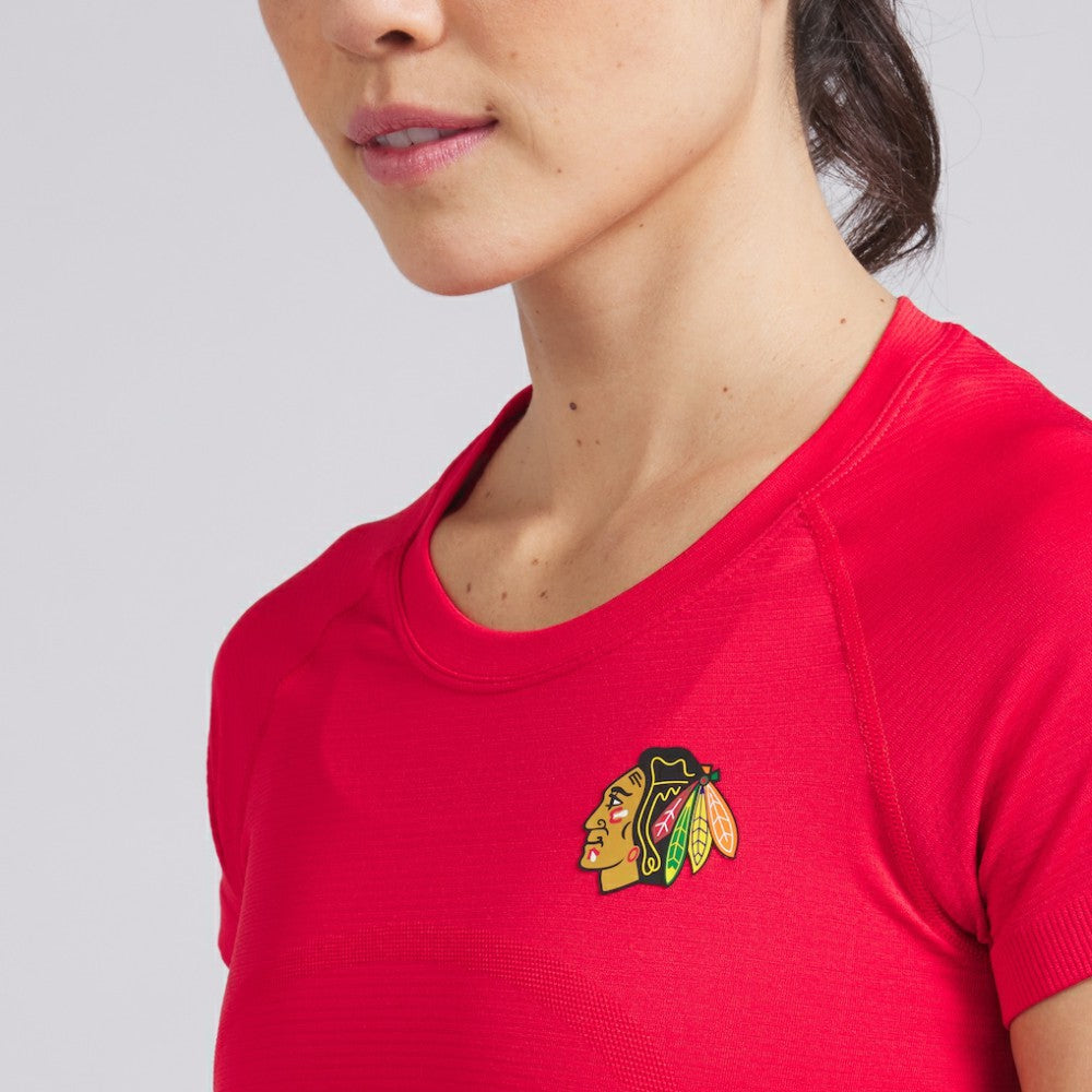 Chicago Blackhawks lululemon Women's Swiftly Tech Short-Sleeve Shirt 2.0 - True Red | US 202164655