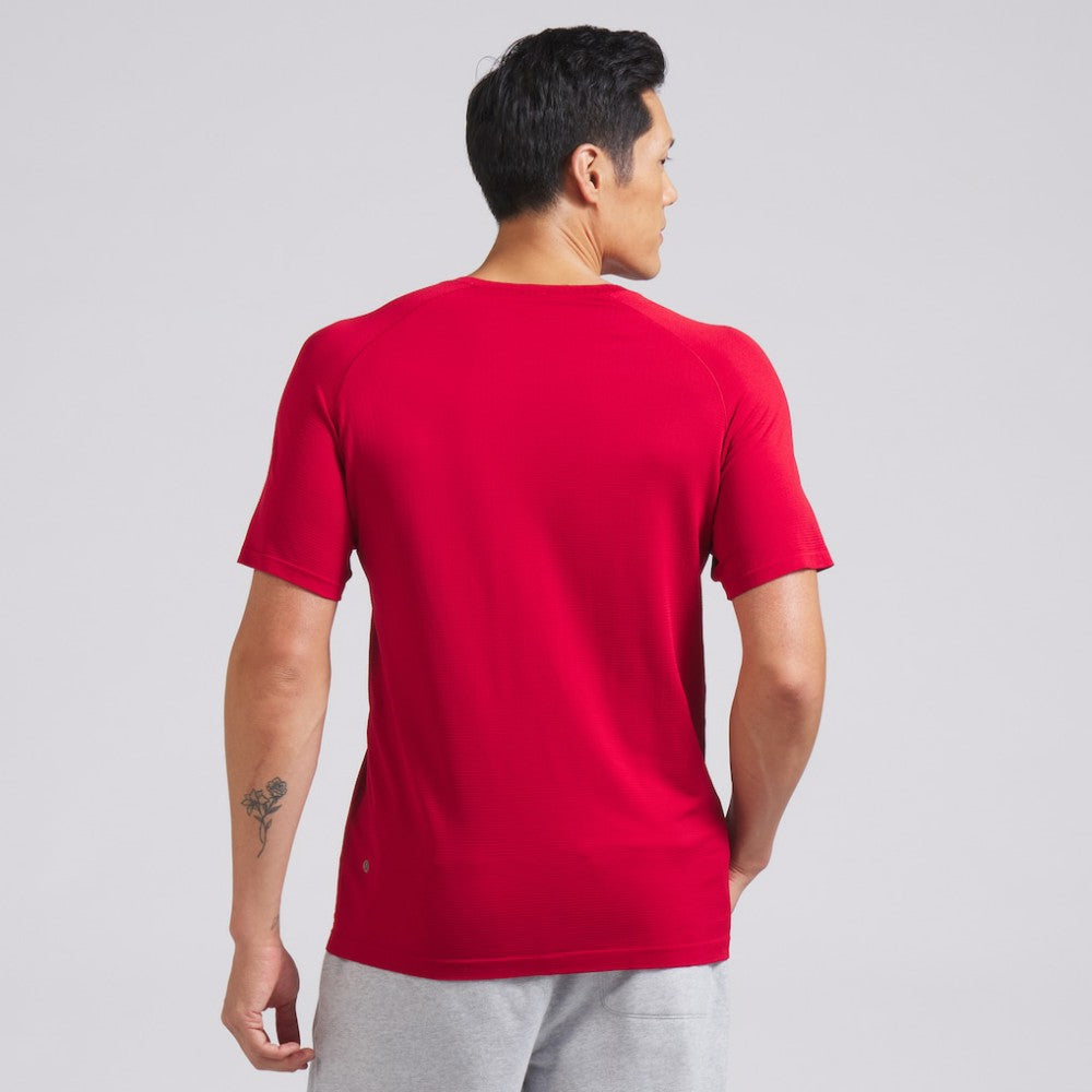 Montreal Canadiens lululemon Metal Vent Tech Short-Sleeve Shirt - True Red | US 202165041