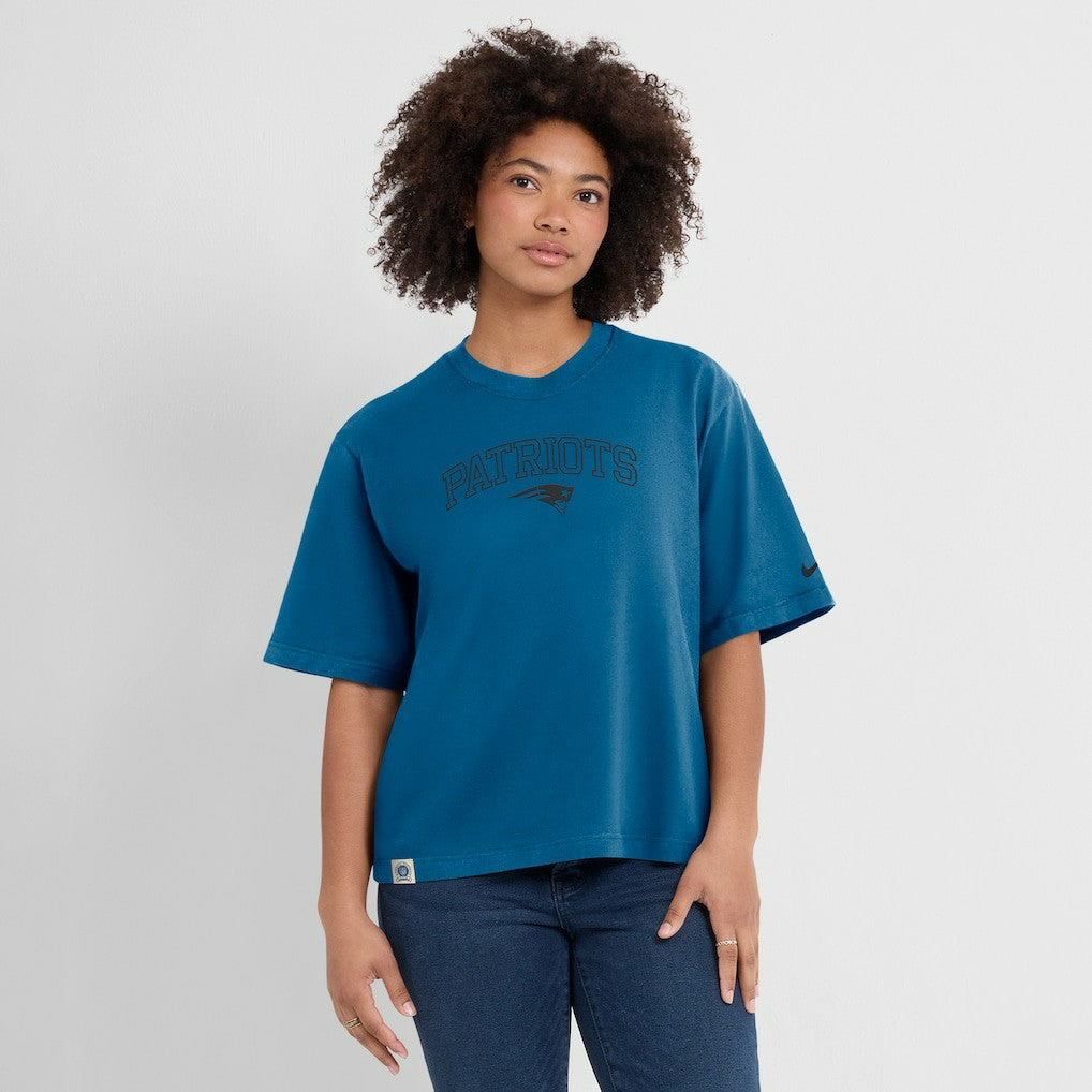 New England Patriots Women's Glory Arch Boxy T-Shirt - Blue T-shirts