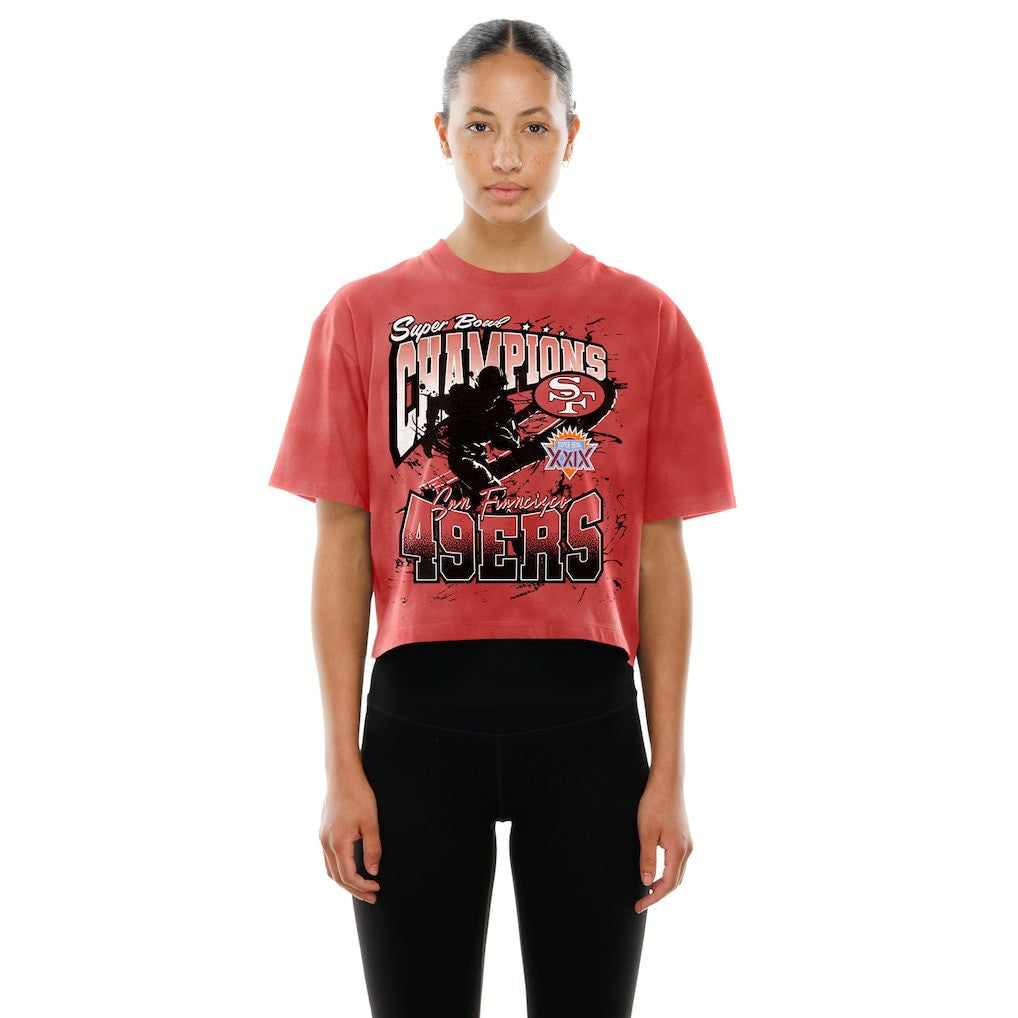 San Francisco 49ers New Era Women's Cropped Boxy Sport Classics Mineral Wash T-Shirt - Scarlet T-shirts