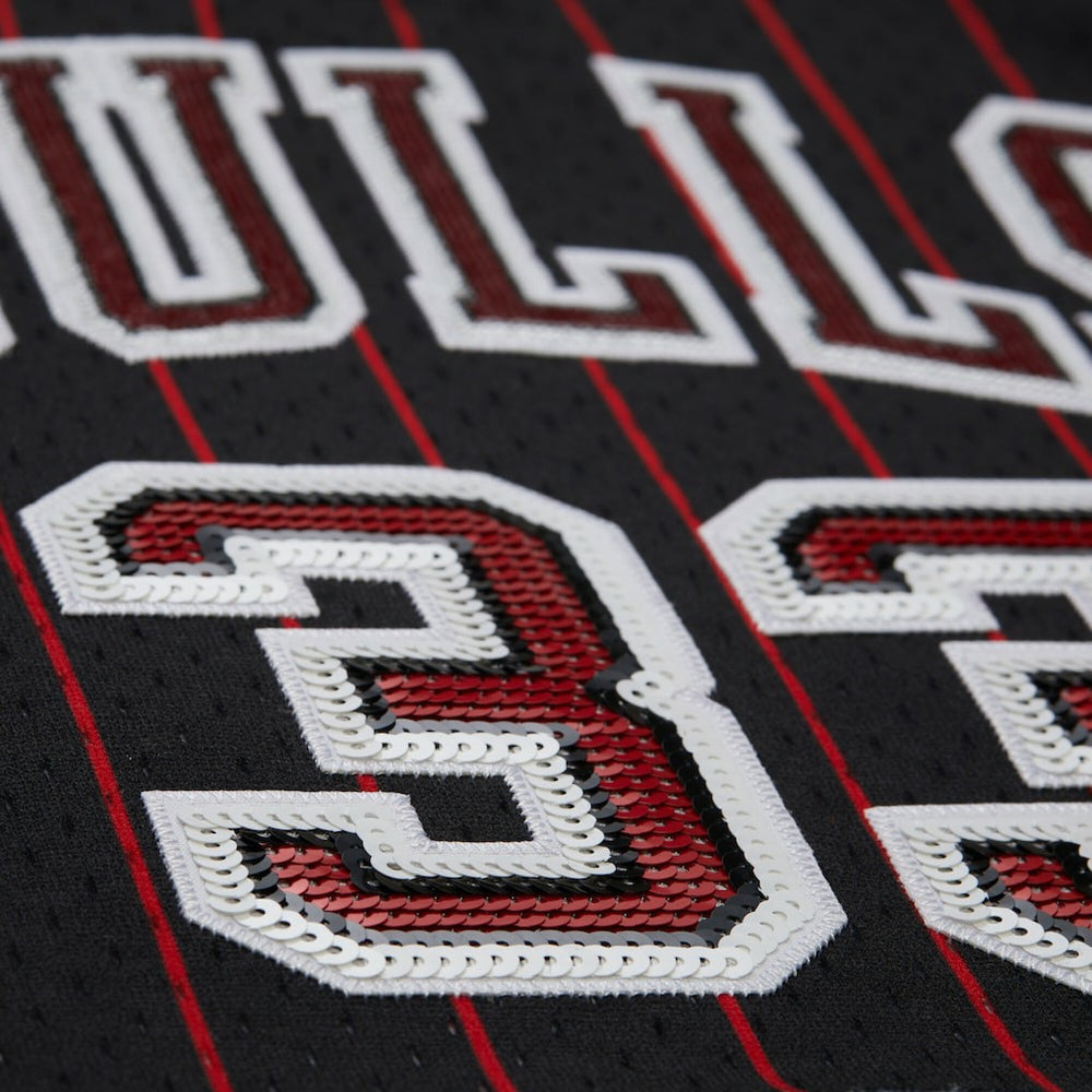 Scottie Pippen Chicago Bulls x DANNIJO Women's Fashion Cropped Basketball Jersey Black - Mitchell & Ness