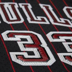 Scottie Pippen Chicago Bulls x DANNIJO Women's Fashion Cropped Basketball Jersey Black - Mitchell & Ness