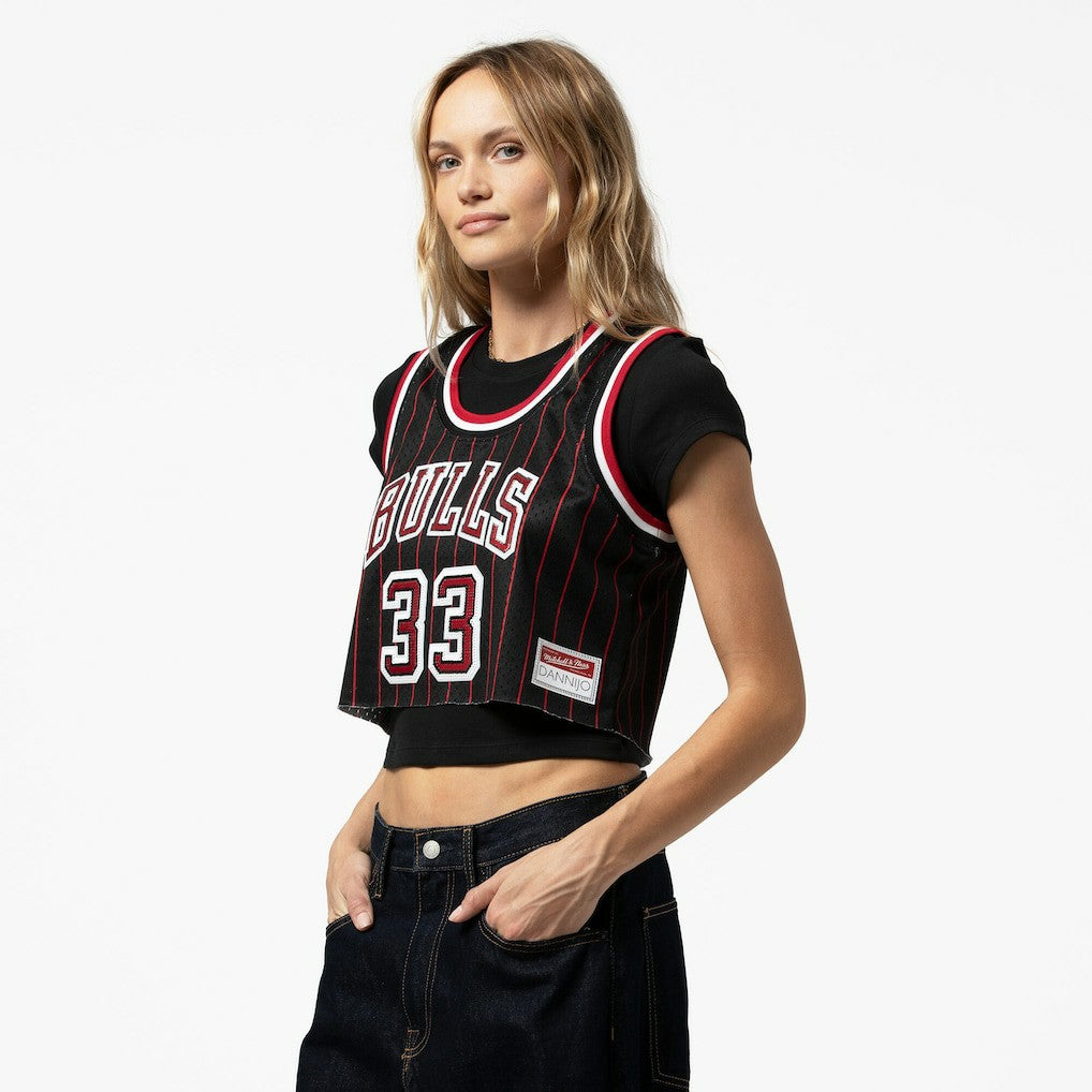 Scottie Pippen Chicago Bulls x DANNIJO Women's Fashion Cropped Basketball Jersey Black - Mitchell & Ness