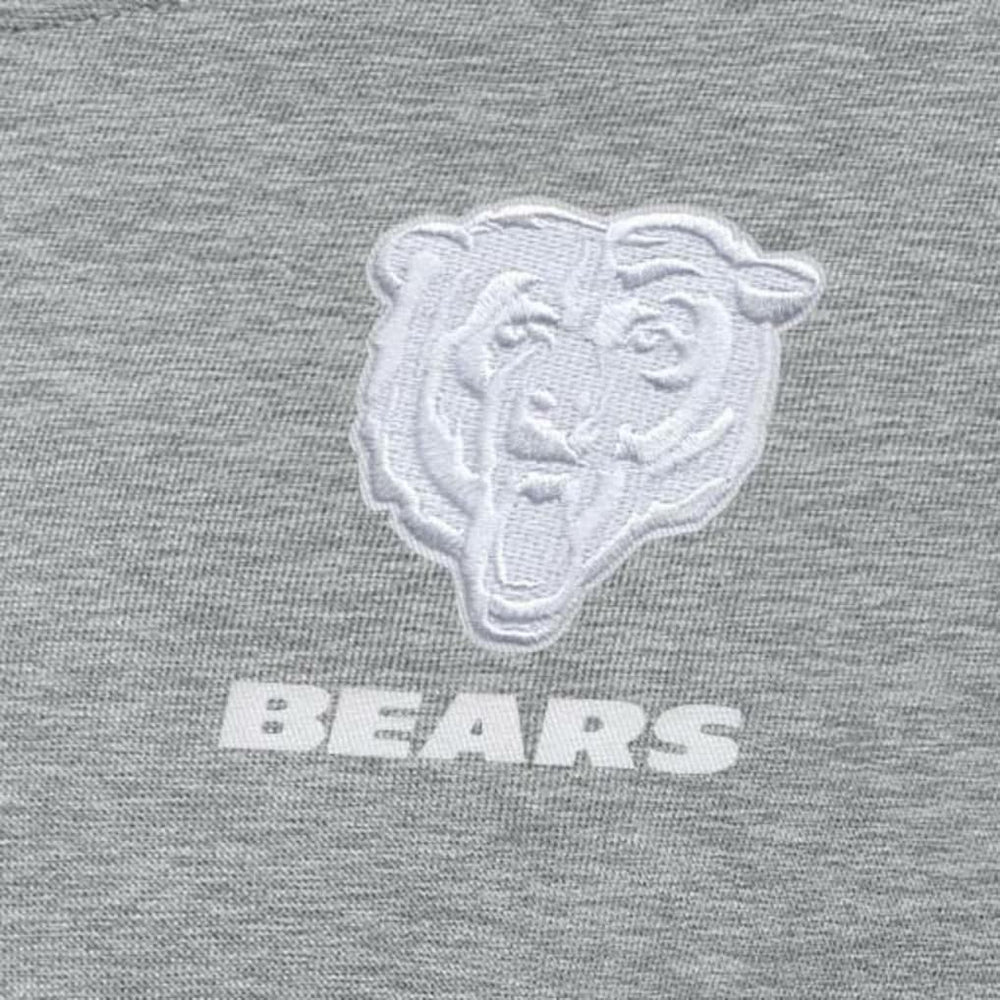 Chicago Bears Antigua Women's Victory Crew Pullover Sweatshirt - Heather Gray Pullover