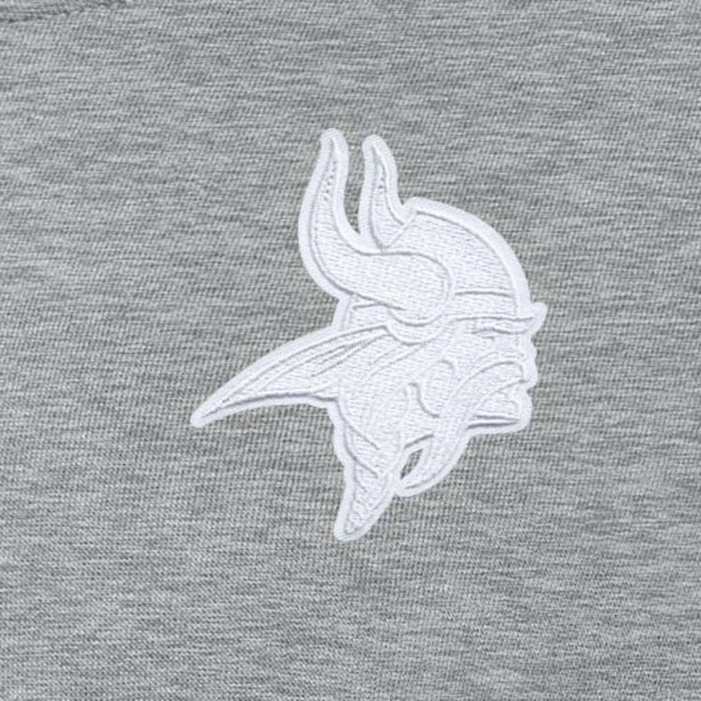 Minnesota Vikings Antigua Women's Victory Crew Pullover Sweatshirt - Heather Gray Pullover