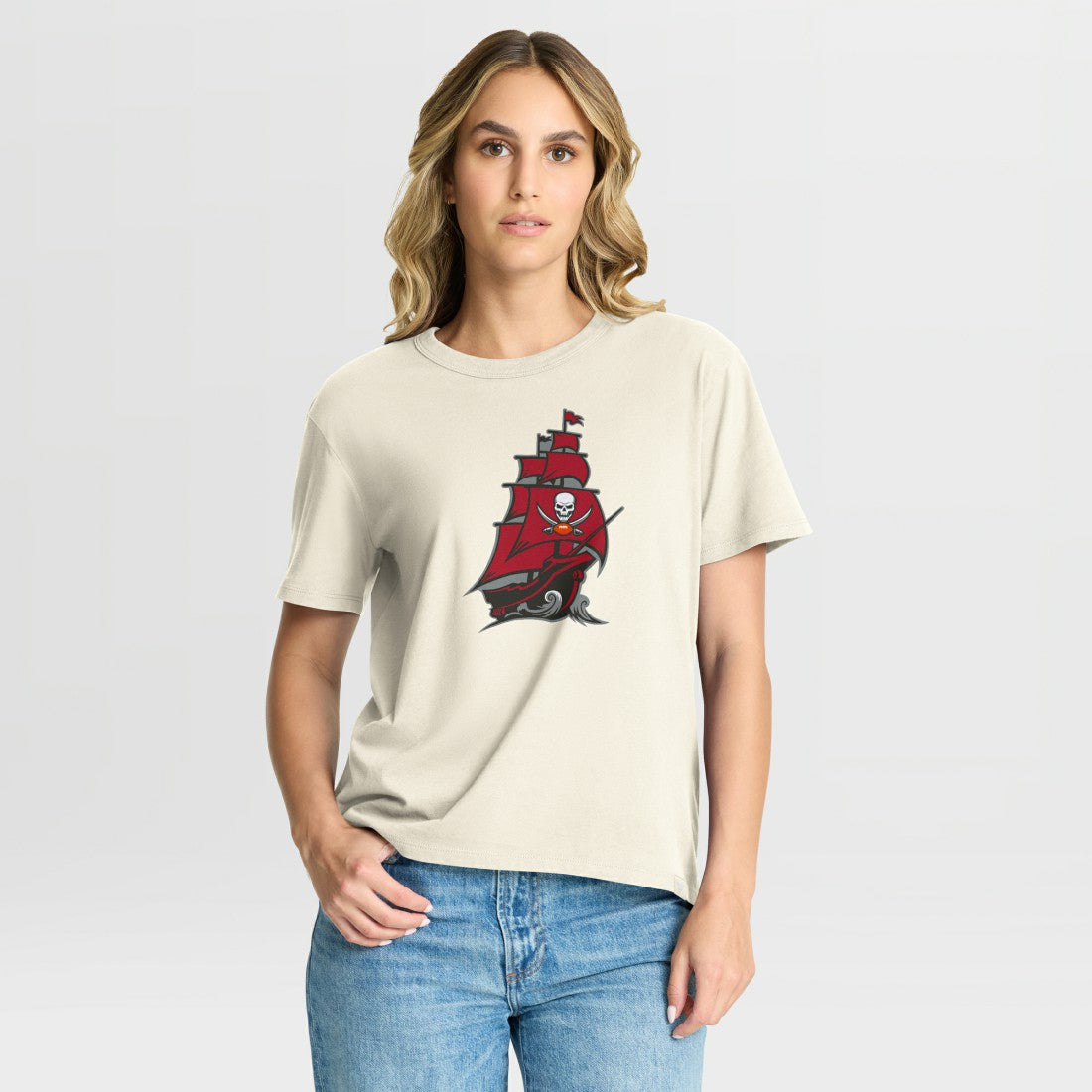 Tampa Bay Buccaneers Women's Dove Legacy T-Shirt - Cream T-shirts