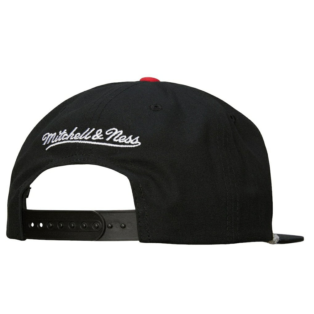 Philadelphia 76ers Ascend Deadstock Snapback Hat Black - Mitchell & Ness