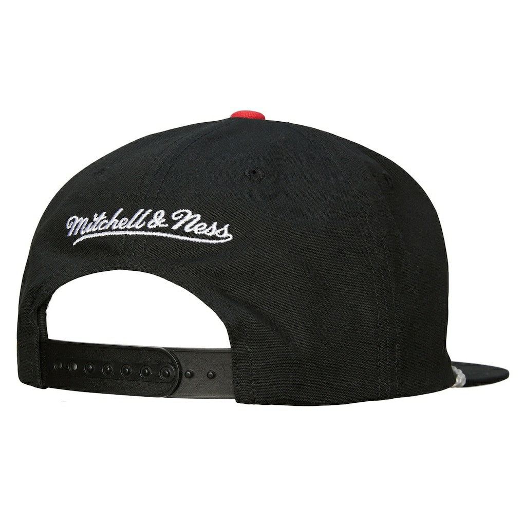 Chicago Bulls Ascend Deadstock Snapback Hat Black - Mitchell & Ness