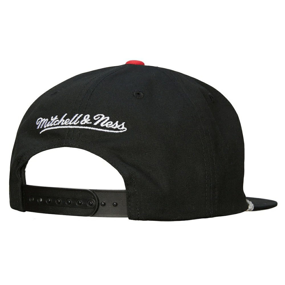 Chicago Bulls Ascend Deadstock Snapback Hat Black - Mitchell & Ness