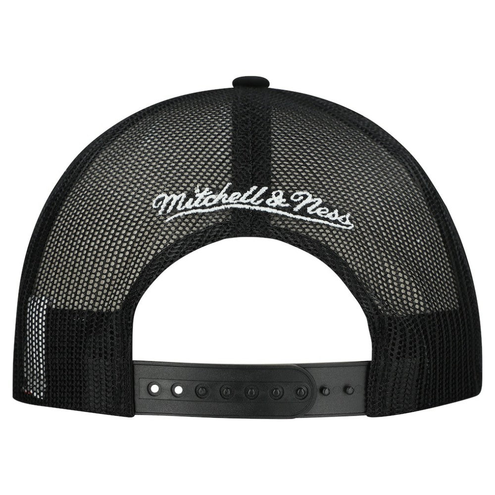 Chicago Blackhawks Mitchell & Ness Gridlock Trucker Adjustable Hat - White/Black | US 202545045
