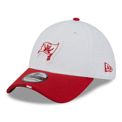 Tampa Bay Buccaneers New Era 2025 NFL Training Camp 39THIRTY Flex Hat - White/Red Hats