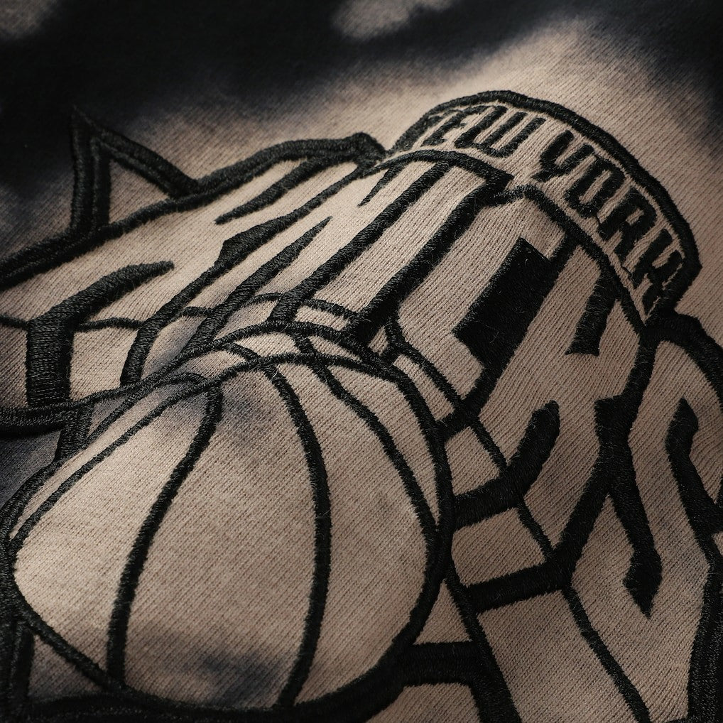 New York Knicks Injection Bleached Out Raw Edge Oversized T-Shirt Black - New Era