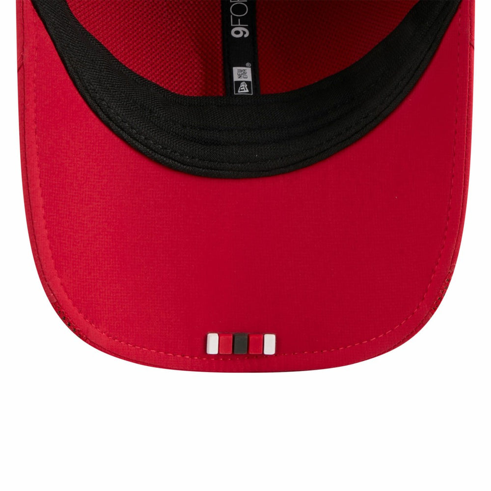 Tampa Bay Buccaneers New Era Youth 2025 Sideline M-Crown 9FORTY Adjustable Hat - Red Hats