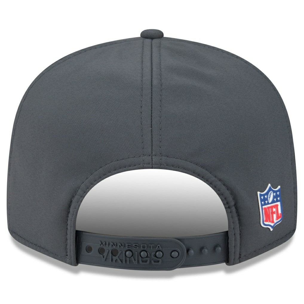 Minnesota Vikings New Era 2025 Sideline Cold Weather Split Panel 9FIFTY Snapback Hat - Charcoal Hats
