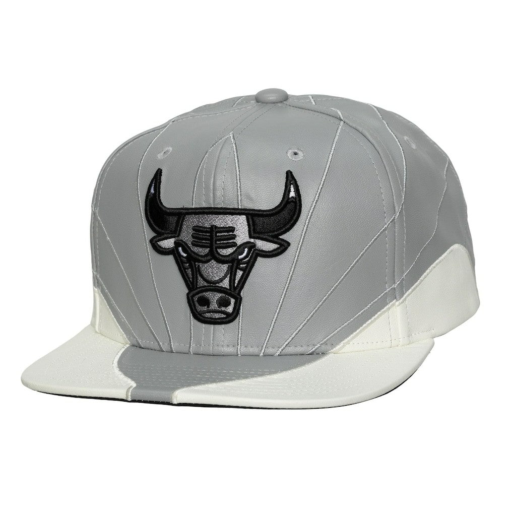 Chicago Bulls Day 12 Two-Tone Faux Leather Snapback Hat Gray/White - Mitchell & Ness