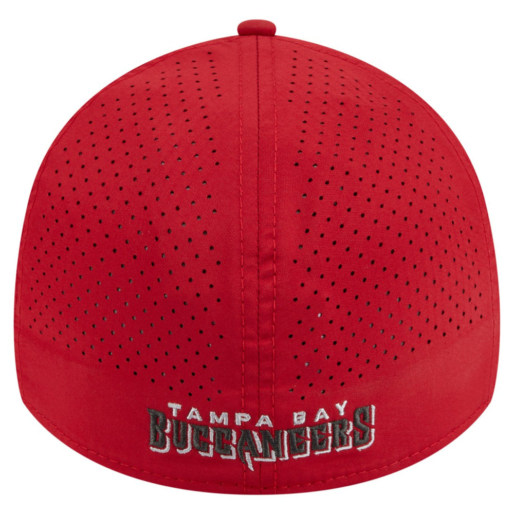 Tampa Bay Buccaneers New Era Perforated 39THIRTY Flex Hat - Red Hats