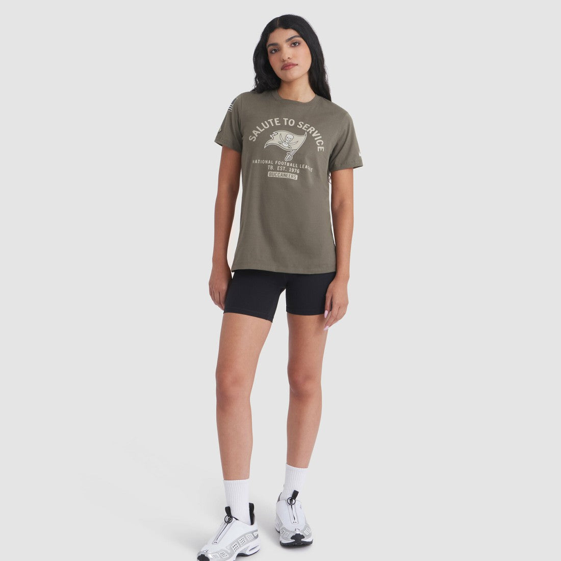 Tampa Bay Buccaneers Women's 2025 Salute to Service Sideline T-Shirt - Olive T-shirts