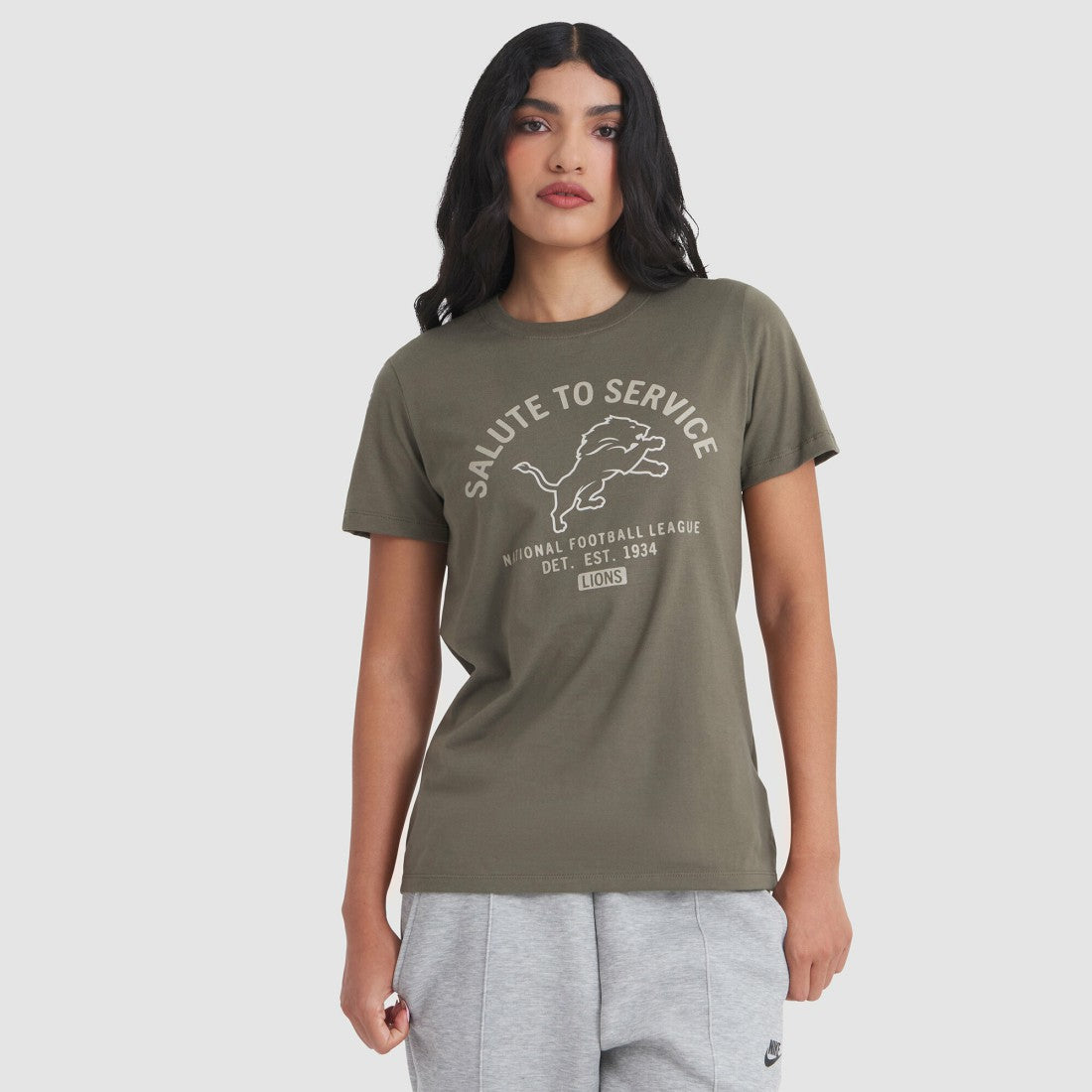 Detroit Lions Women's 2025 Salute to Service Sideline T-Shirt - Olive T-shirts
