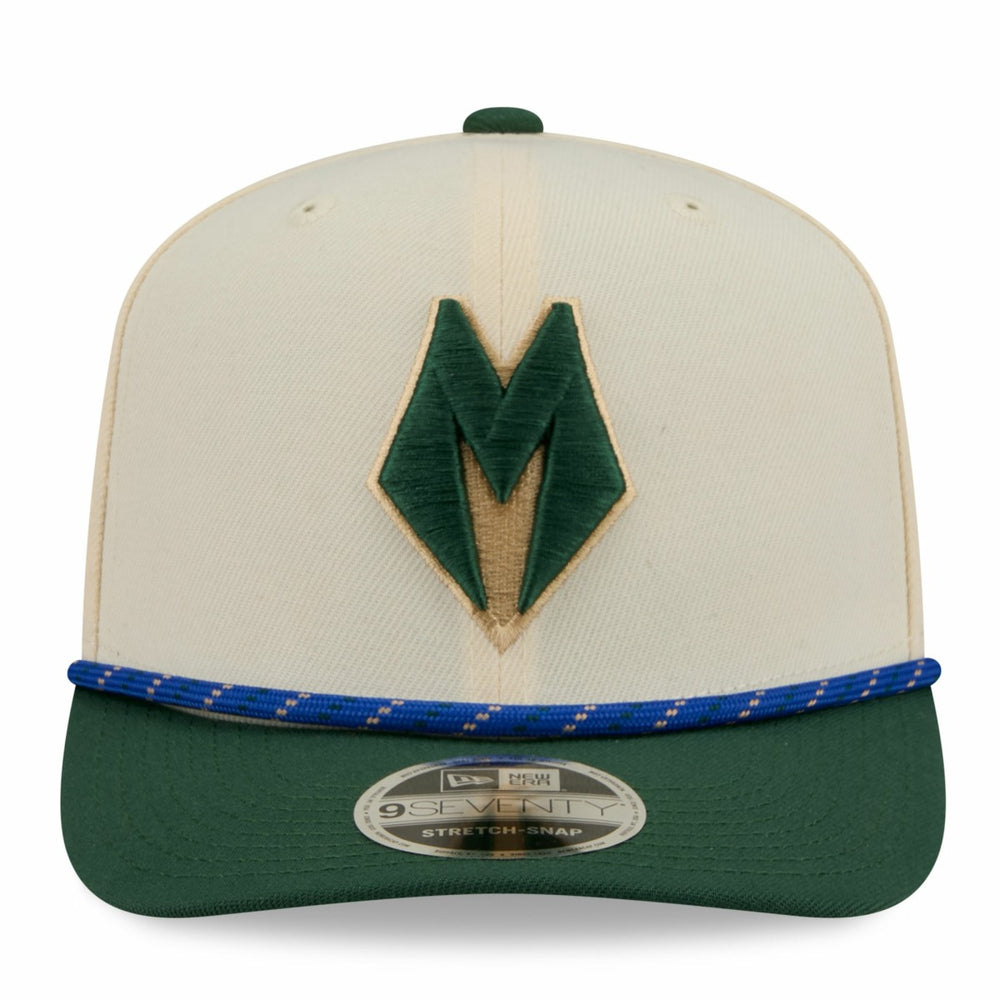 Milwaukee Bucks 2025/26 City Edition 9SEVENTY Adjustable Hat Cream/Hunter Green - New Era