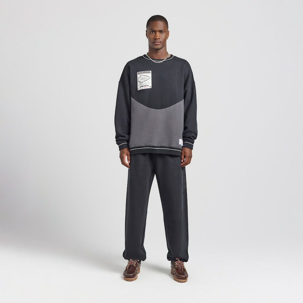 Kansas City Chiefs Off Season x NFL Unisex Fleece Sweatshirt - Black Sweatshirts