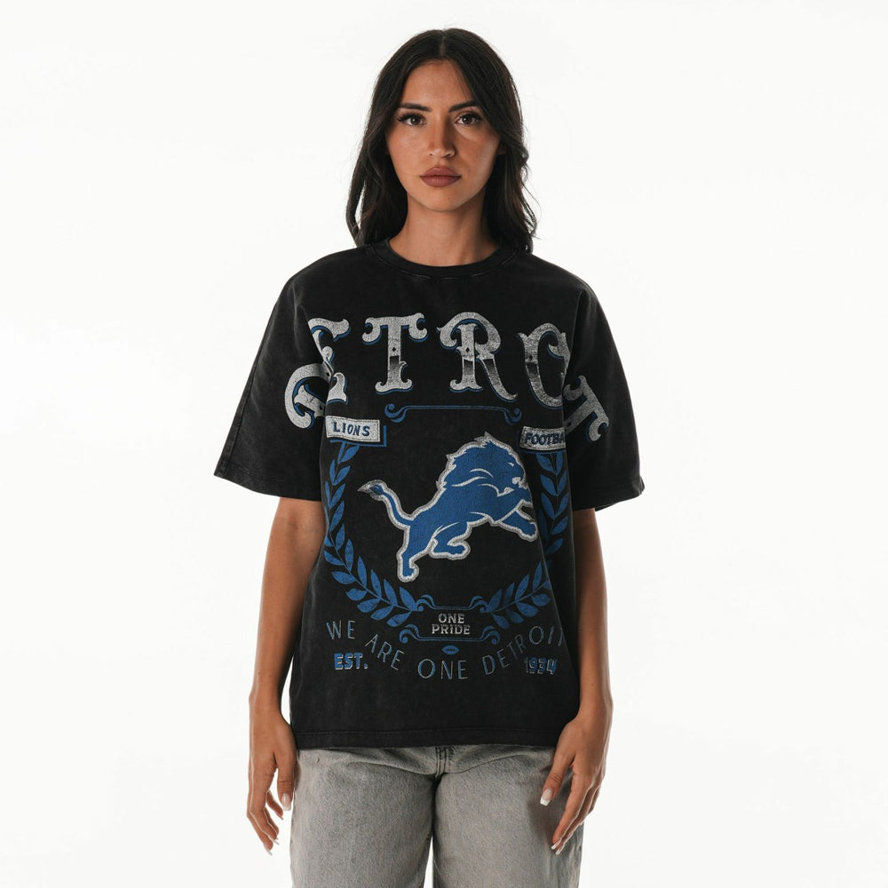 Detroit Lions The Wild Collective Women's Oversized Laurel Graphic Dolman T-Shirt - Black T-shirts