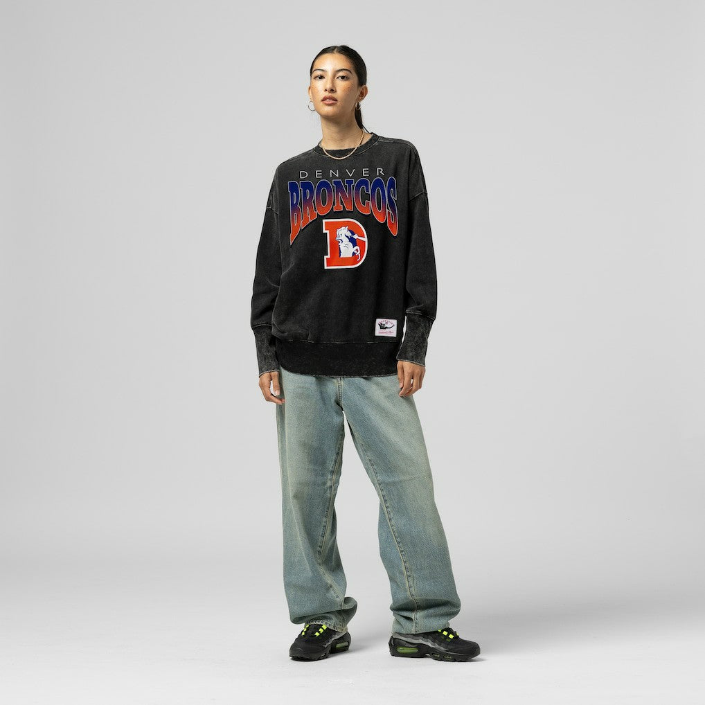 Denver Broncos Women's Delineate Mineral Wash Crewneck Sweatshirt - Black Sweatshirts