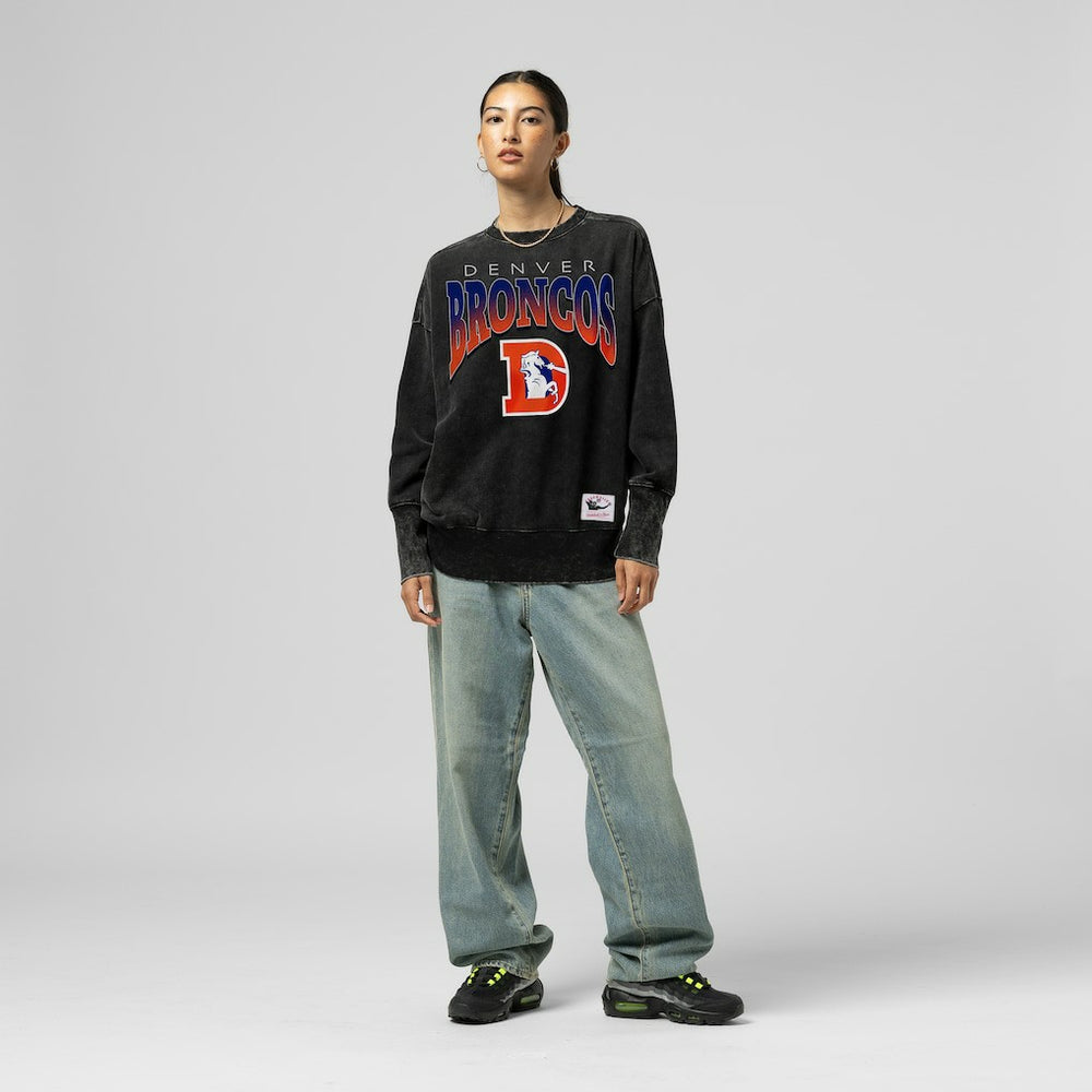 Denver Broncos Women's Delineate Mineral Wash Crewneck Sweatshirt - Black Sweatshirts